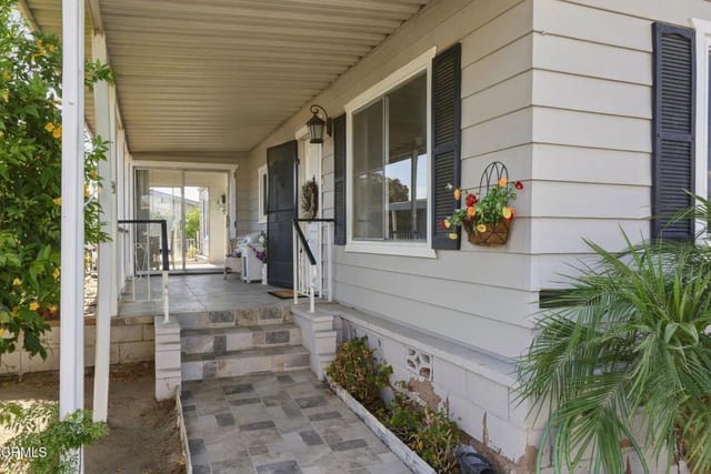 92 Poinsettia Gardens Drive, Ventura, CA 93004 — photo 4 of 57