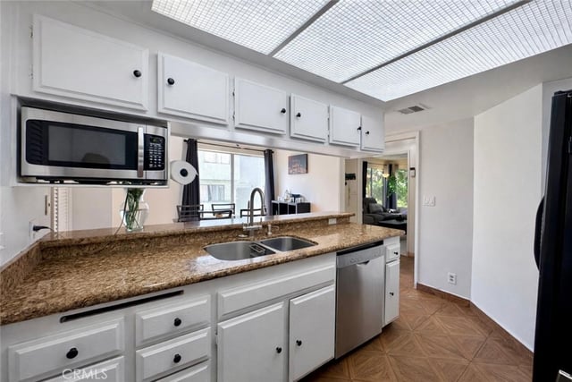 9053 Willis, Panorama City, CA 91402 — photo 5 of 19