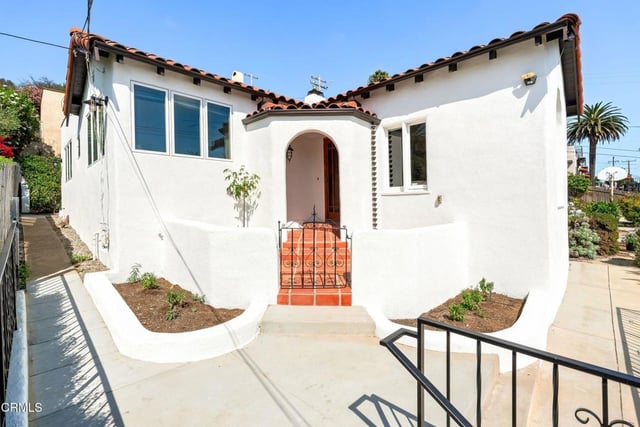 1293 Buena Vista Street, Ventura, CA 93001 — photo 5 of 72