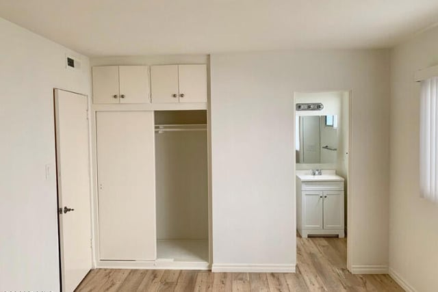 324 E Santa Anita Avenue, Burbank, CA 91502 — photo 8 of 14