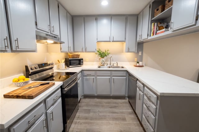 6815 Remmet 219, Canoga Park, CA 91303 — photo 7 of 7