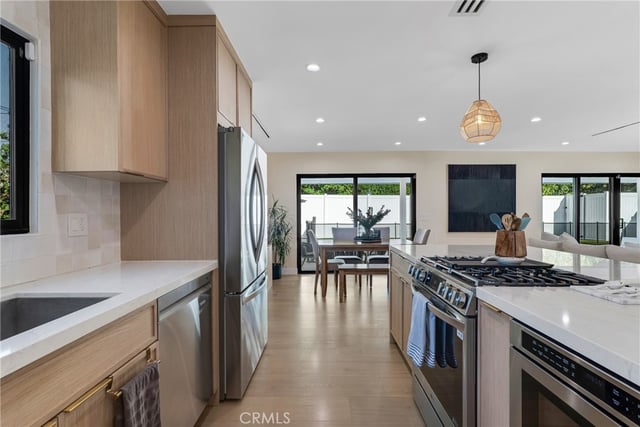 5722 Le Sage Avenue, Woodland Hills, CA 91367 — photo 11 of 42
