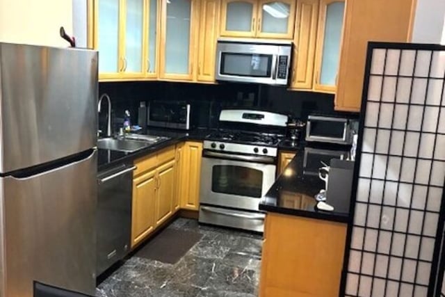 2491 Purdue Avenue 117, Los Angeles, CA 90064 — photo 2 of 24