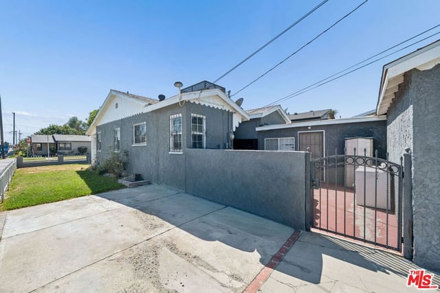 601 W Arbutus Street, Compton, CA 90220 — photo 30 of 35