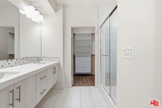 2111 N Cahuenga Boulevard 11, Los Angeles, CA 90068 — photo 27 of 47