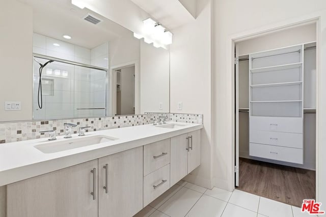 2111 N Cahuenga Boulevard 11, Los Angeles, CA 90068 — photo 28 of 47