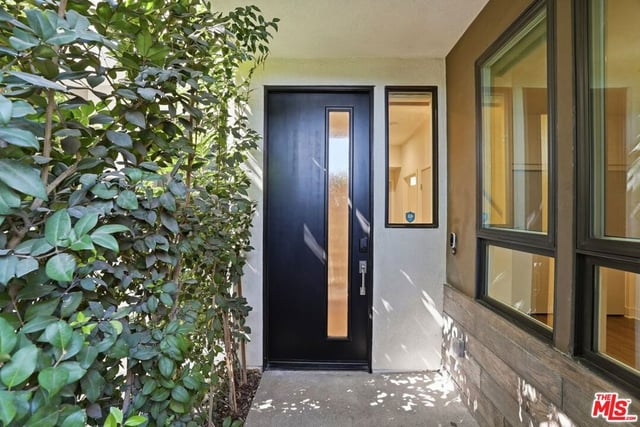 2111 N Cahuenga Boulevard 11, Los Angeles, CA 90068 — photo 4 of 47