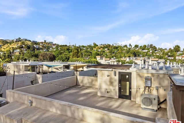 2111 N Cahuenga Boulevard 11, Los Angeles, CA 90068 — photo 41 of 47