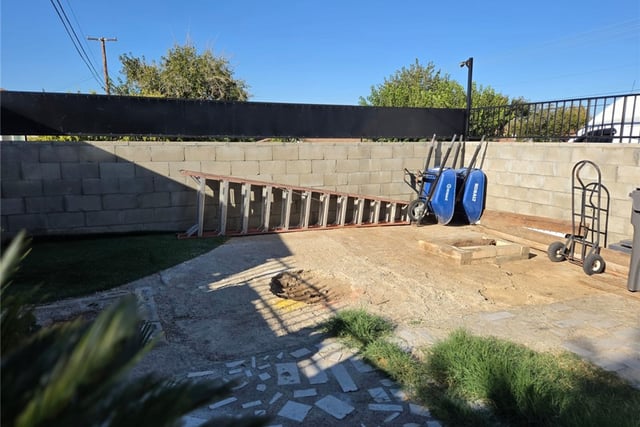 444 E Avenue R9, Palmdale, CA 93550 — photo 16 of 35