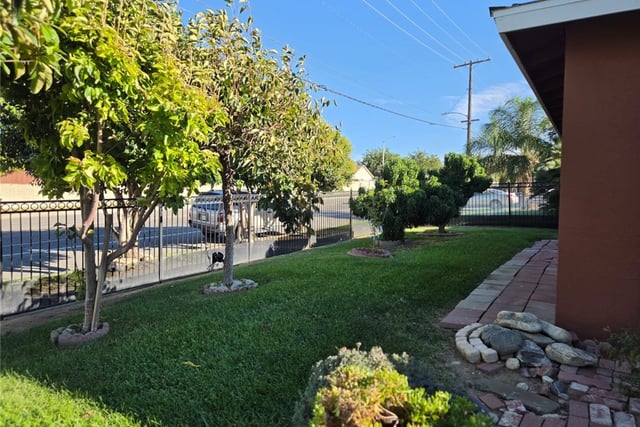 444 E Avenue R9, Palmdale, CA 93550 — photo 26 of 35