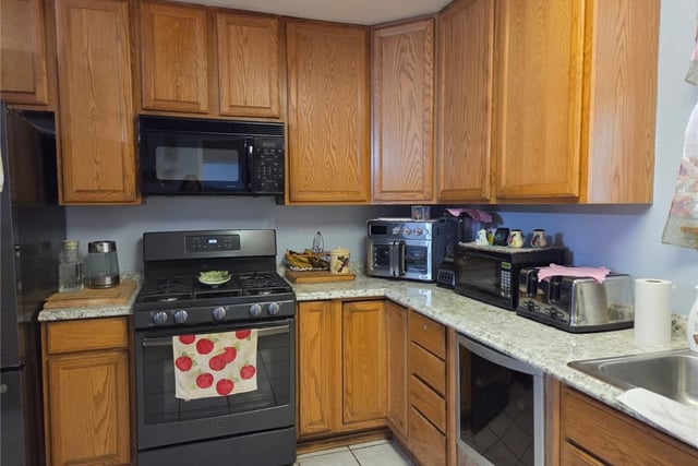 444 E Avenue R9, Palmdale, CA 93550 — photo 7 of 35