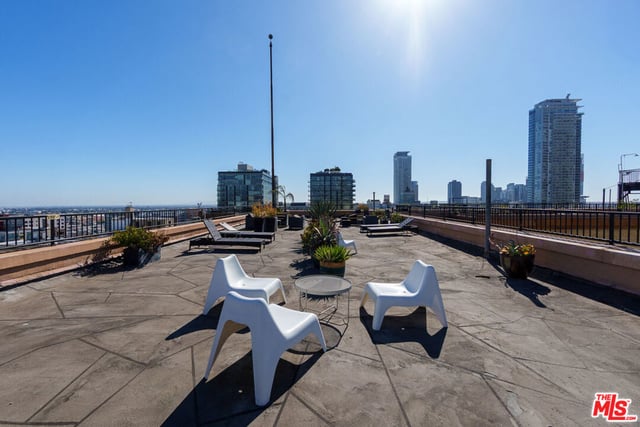 215 W 7th Street 707, Los Angeles, CA 90014 — photo 28 of 32