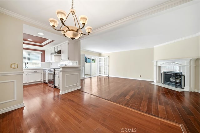 21500 Califa 141, Woodland Hills, CA 91367 — photo 9 of 61