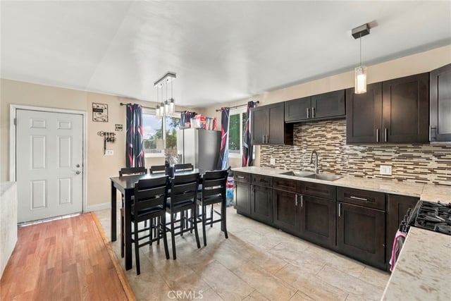 215 76th Place, Los Angeles, CA 90003 — photo 5 of 18