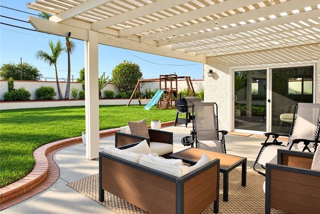 1417 Vuelta Grande, Long Beach, CA 90815 — photo 2 of 23
