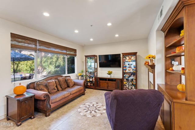 603 Sara Drive, Oxnard, CA 93030 — photo 11 of 35