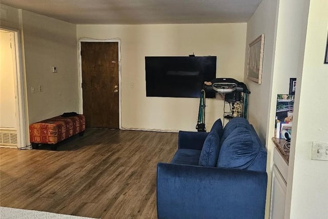 8710 Independence ave # 202, Canoga Park, CA 91304 — photo 13 of 15