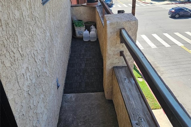 8710 Independence ave # 202, Canoga Park, CA 91304 — photo 15 of 15
