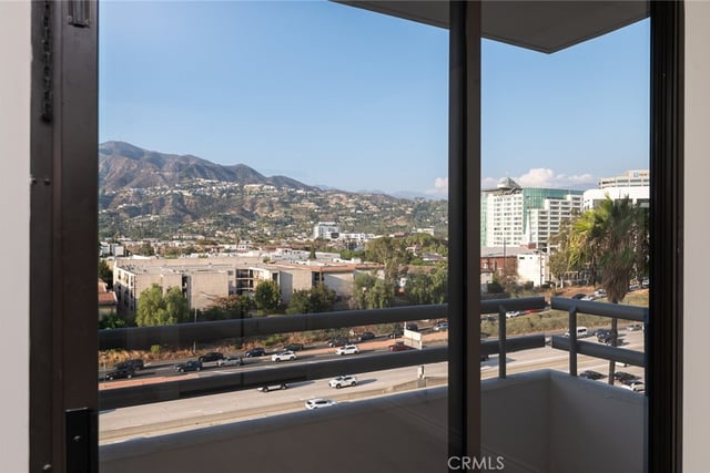343 E Pioneer Drive 802, Glendale, CA 91203 — photo 33 of 52