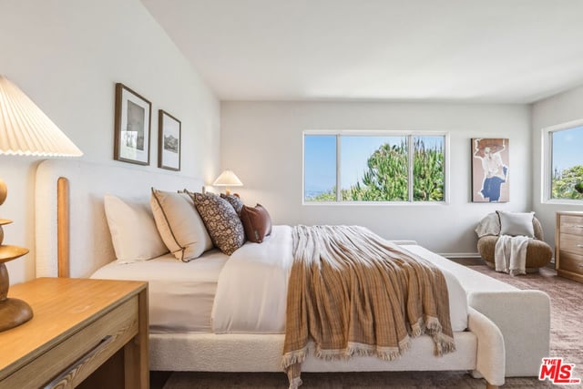 2525 Ivanhoe Drive, Los Angeles, CA 90039 — photo 23 of 46