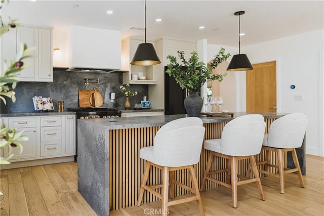 642 N Cahuenga, Los Angeles, CA 90004 — photo 13 of 36