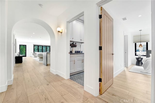 642 N Cahuenga, Los Angeles, CA 90004 — photo 21 of 36