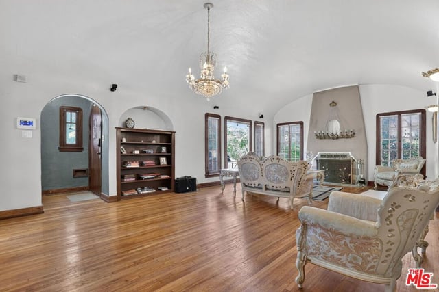 5300 Chesley Avenue, Los Angeles, CA 90043 — photo 12 of 66