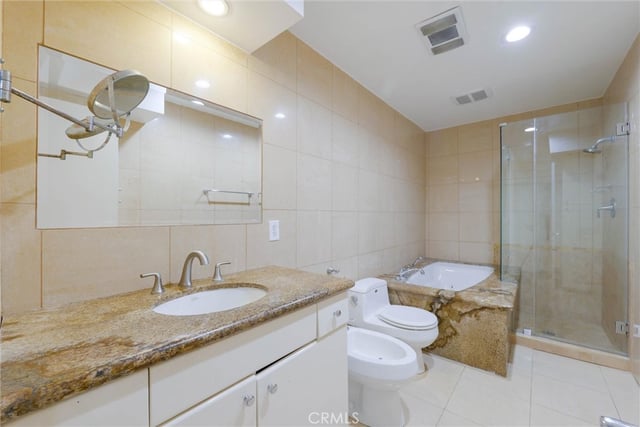 2700 Cahuenga Boulevard E 2217, Los Angeles, CA 90068 — photo 18 of 42