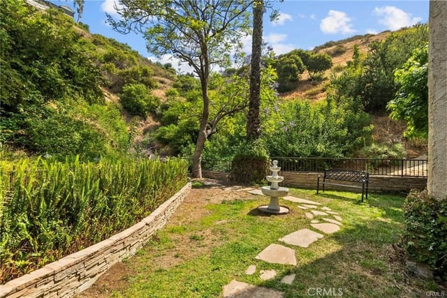 2700 Cahuenga Boulevard E 2217, Los Angeles, CA 90068 — photo 3 of 42