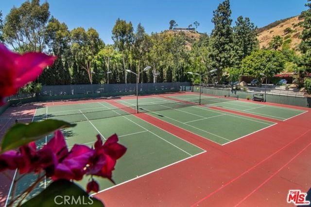 2700 Cahuenga Boulevard E 2217, Los Angeles, CA 90068 — photo 35 of 42