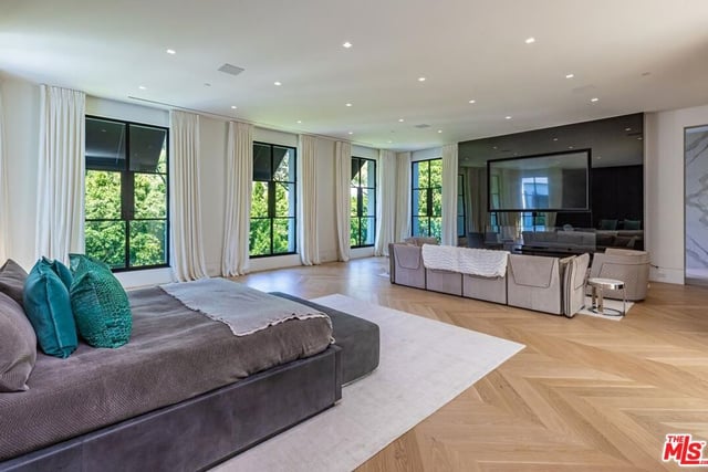 10701 Bellagio Road, Los Angeles, CA 90077 — photo 23 of 41
