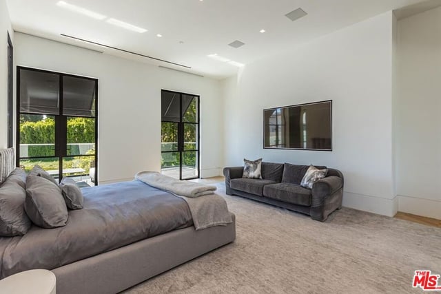 10701 Bellagio Road, Los Angeles, CA 90077 — photo 34 of 41