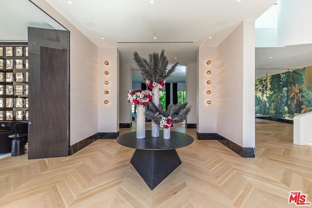 10701 Bellagio Road, Los Angeles, CA 90077 — photo 5 of 41