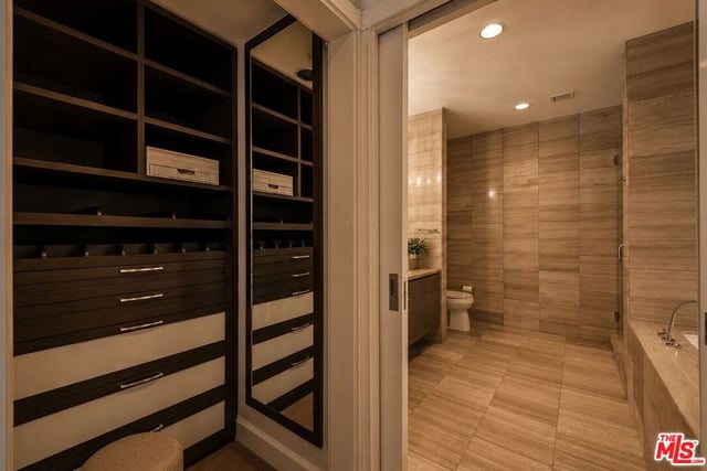 900 W Olympic Boulevard 34J, Los Angeles, CA 90015 — photo 15 of 17