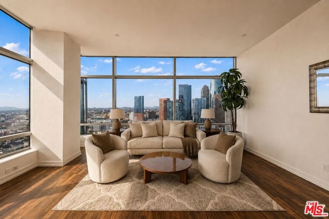 900 W Olympic Boulevard 34J, Los Angeles, CA 90015 — photo 4 of 17