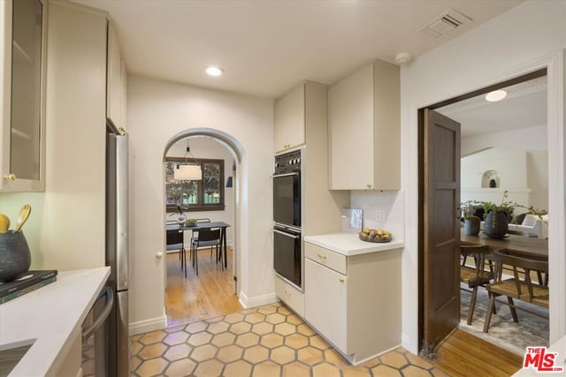 445 N Sweetzer Avenue, Los Angeles, CA 90048 — photo 15 of 46