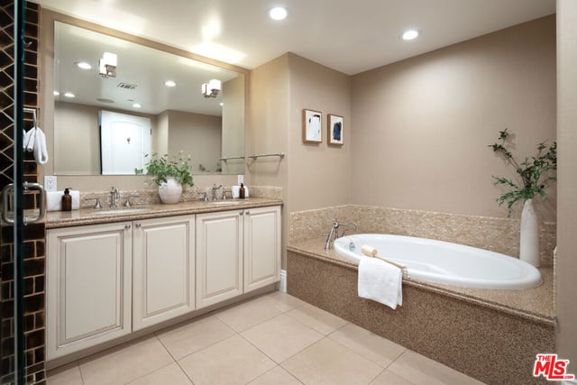 11715 Chenault Street 204, Los Angeles, CA 90049 — photo 23 of 38