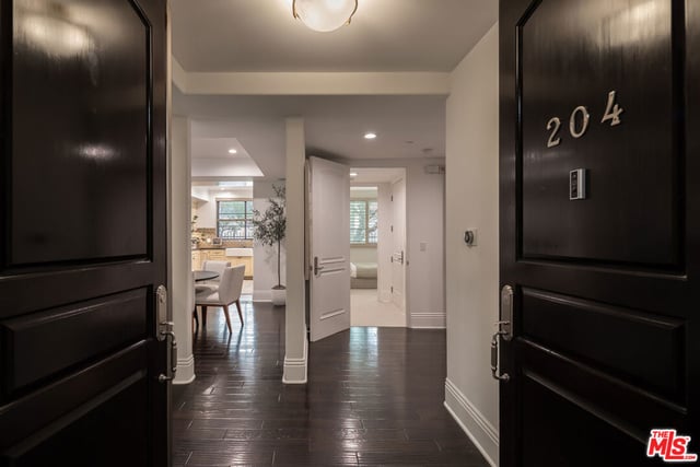 11715 Chenault Street 204, Los Angeles, CA 90049 — photo 8 of 38