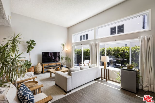 1012 10th Street 3, Santa Monica, CA 90403 — photo 7 of 41