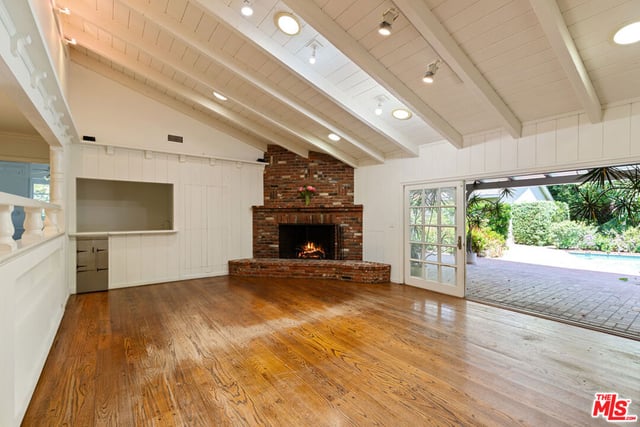 16011 Meadowcrest Road, Sherman Oaks, CA 91403 — photo 3 of 24