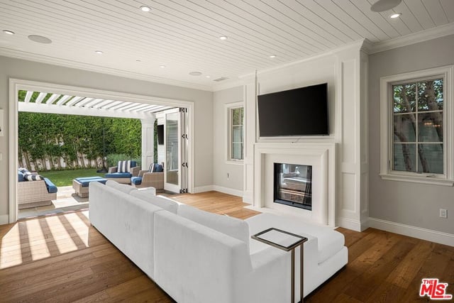 618 15th Street, Santa Monica, CA 90402 — photo 11 of 30