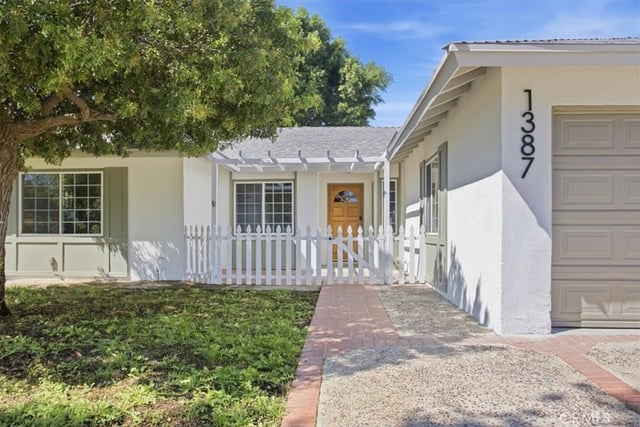 1387 Cherry Ave, Simi Valley, CA 93065 — photo 2 of 32