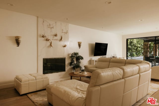 23338 Park Colombo, Calabasas, CA 91302 — photo 11 of 29