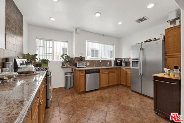 529 W Wilson Avenue, Glendale, CA 91203 — photo 11 of 45