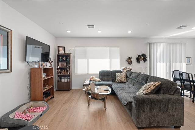 3218 Garnet, Lancaster, CA 93535 — photo 4 of 33