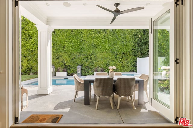 4104 Kraft Avenue, Los Angeles, CA 91604 — photo 4 of 23