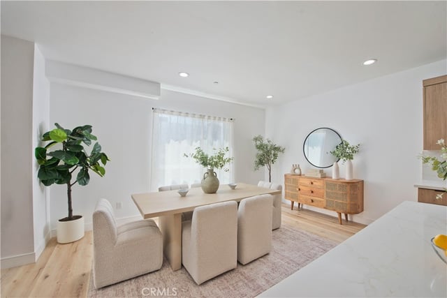 542 N Serrano Avenue, Los Angeles, CA 90004 — photo 3 of 21