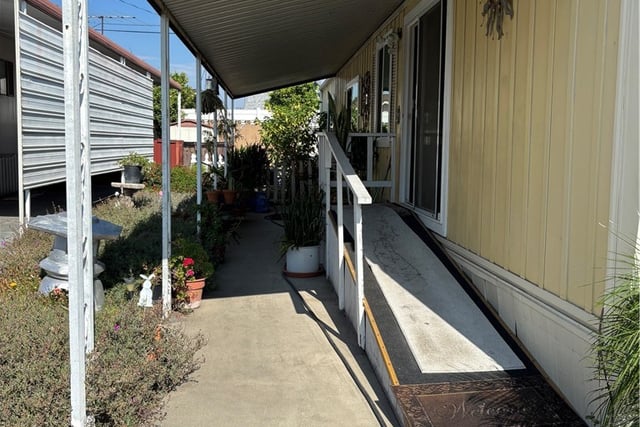 301 E Foothill Boulevard 24, Pomona, CA 91767 — photo 5 of 17