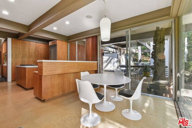 17269 Oak View Drive, Encino, CA 91316 — photo 16 of 47