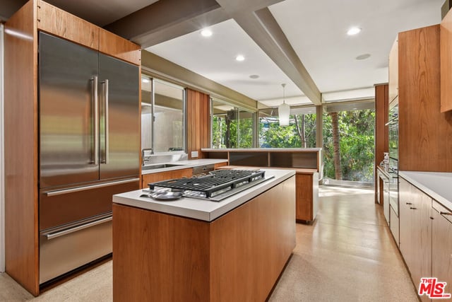 17269 Oak View Drive, Encino, CA 91316 — photo 17 of 47